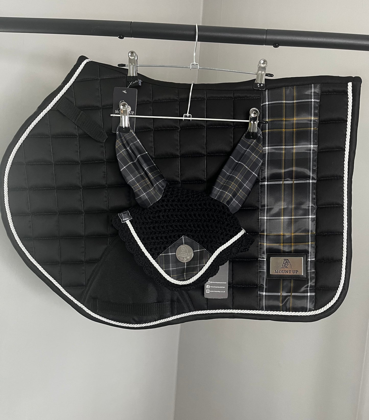 Highland Heritage Black Rose Saddle Pad and Ears image 2