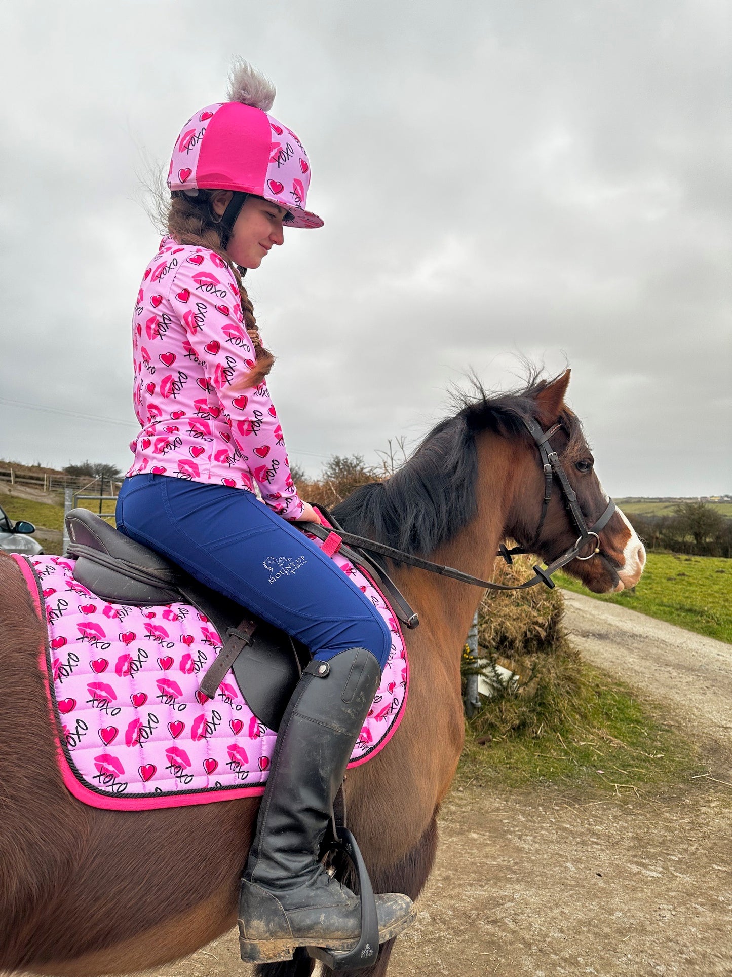 ‘X’s and Oh’s’ Saddle Pad and Ears image 2