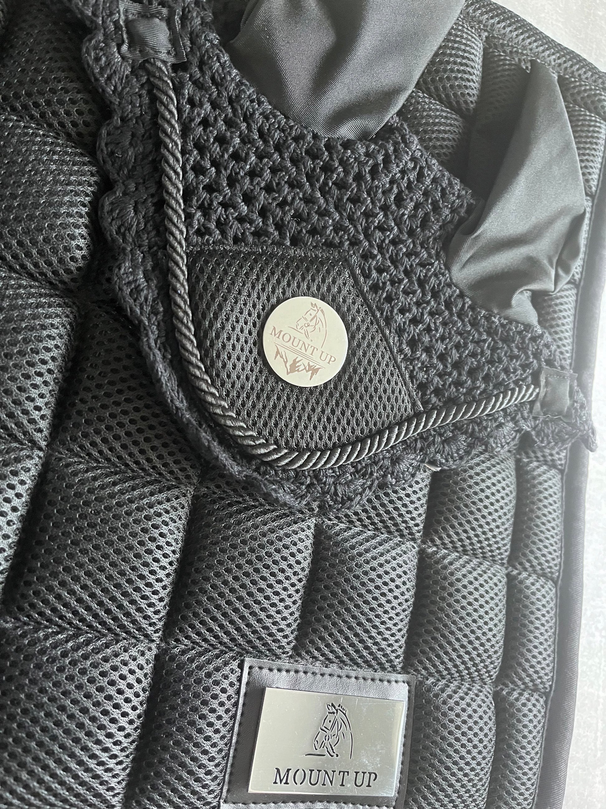 Black Mesh Saddle Pad Set image 5