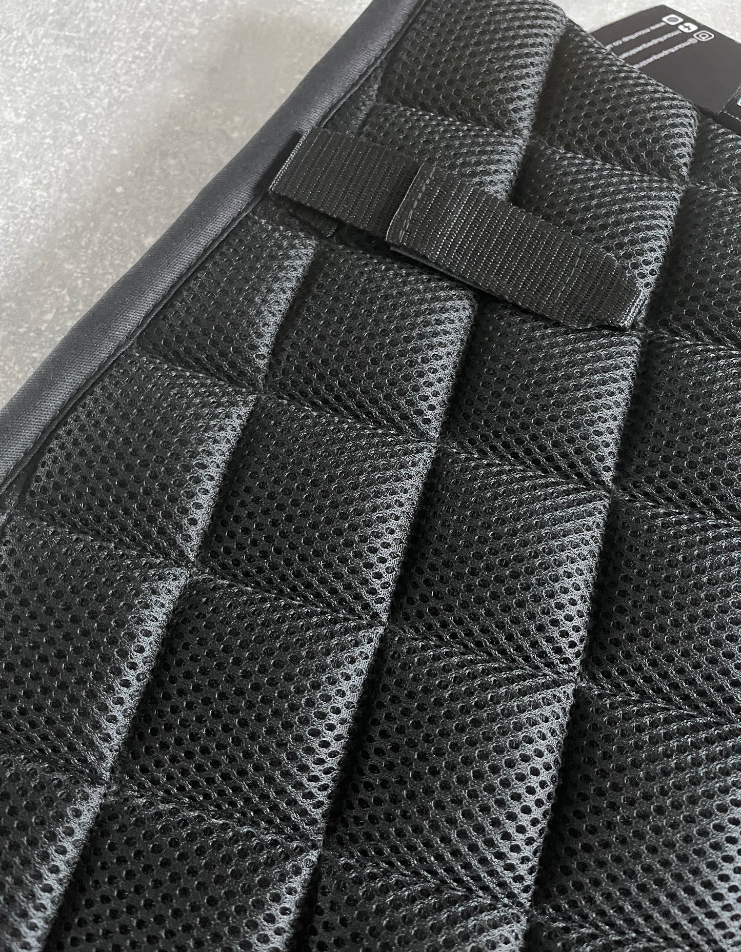 Black Mesh Saddle Pad Set image 3