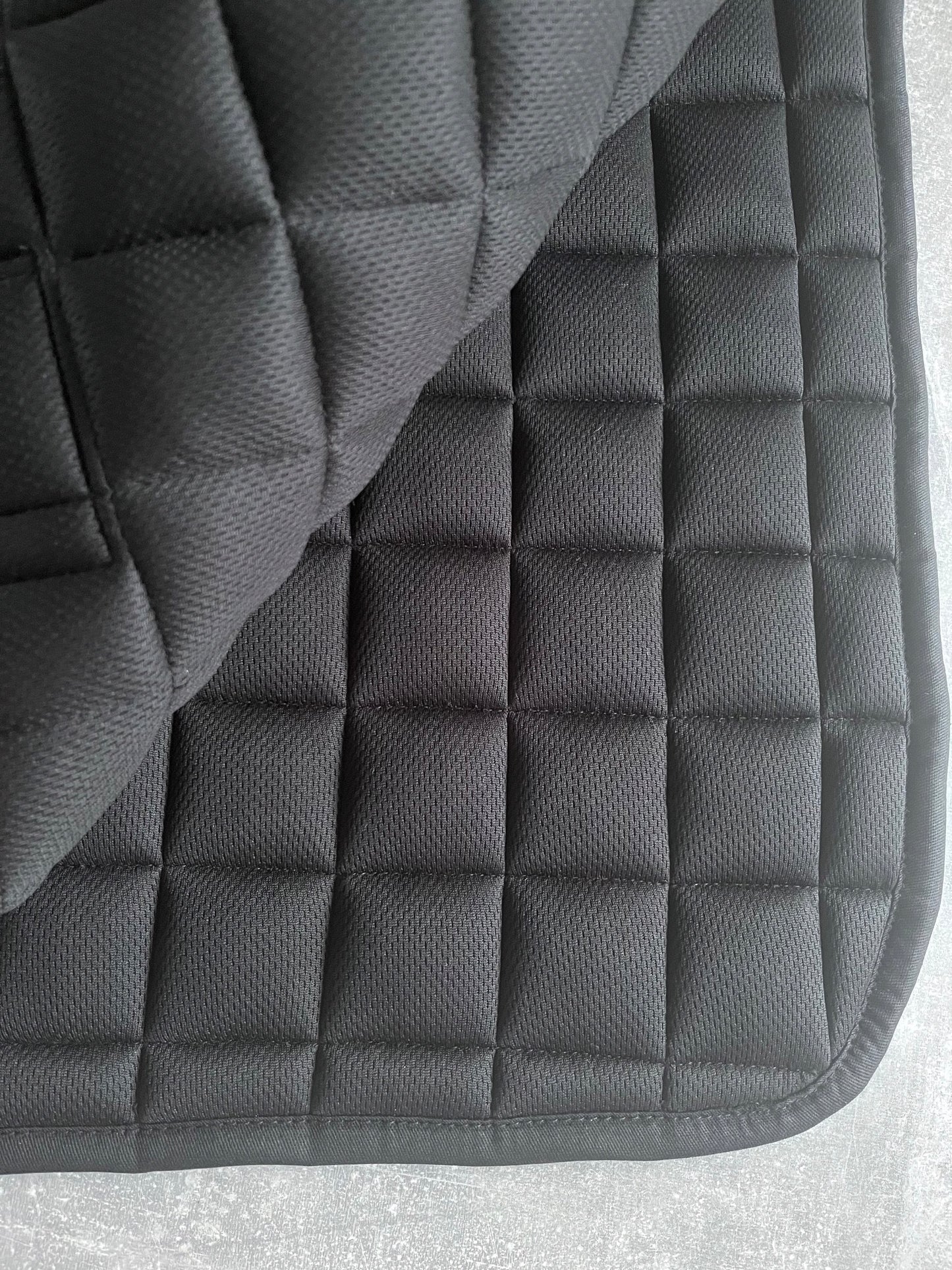 Black Mesh Saddle Pad Set image 0